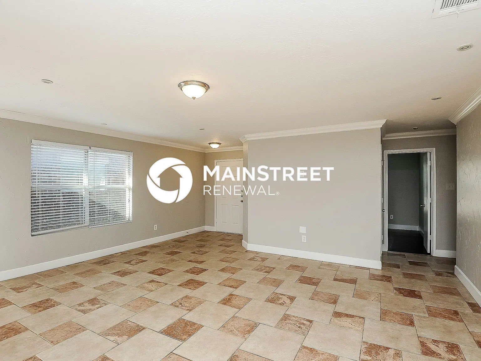 10904 Braemoor Dr — Photo 3