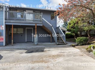 690 Pearl Pl APT 3, Bremerton, WA 98310