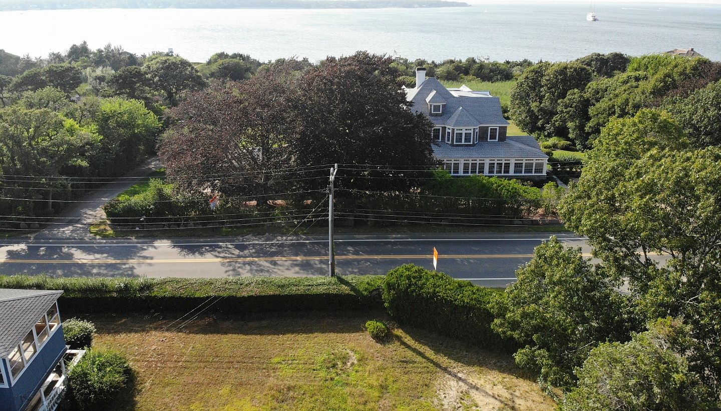 35 Temahigan Ave, Oak Bluffs, MA 02568 MLS 41166 Zillow