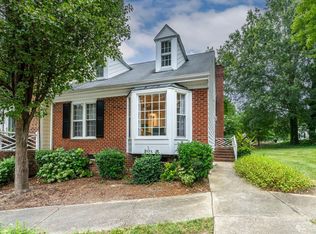 2834 Bedfordshire Ct, Raleigh, NC 27604