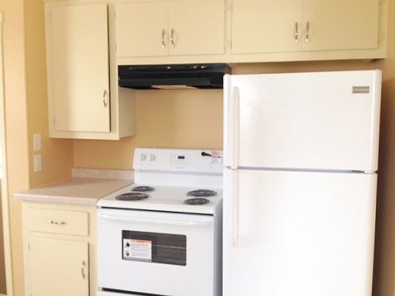 5th image of 1132 Langlade Ave