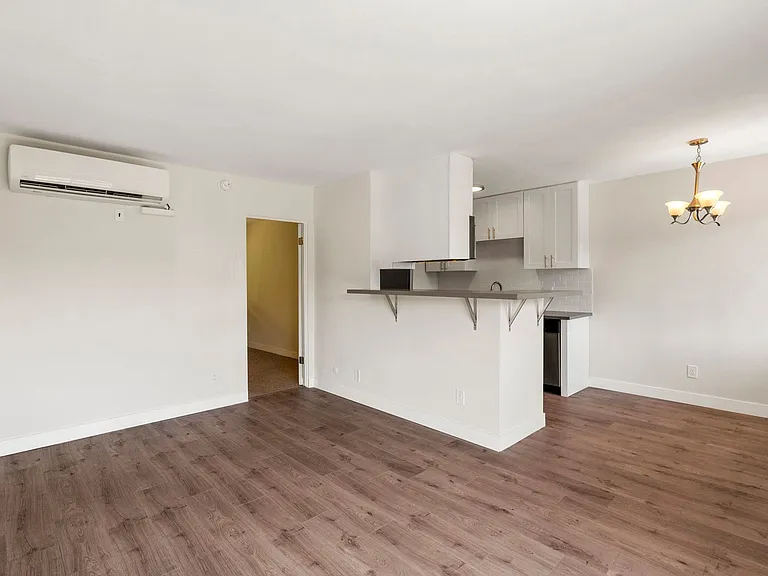 Ave 59 - Highland Park Apartments(Rivendell) — Photo 4