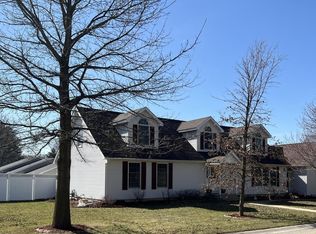 811 NW 4th St, Galva, IL 61434