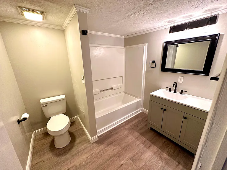 304 W Rasch Rd — Photo 19