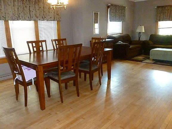 Dining Area w/HWF