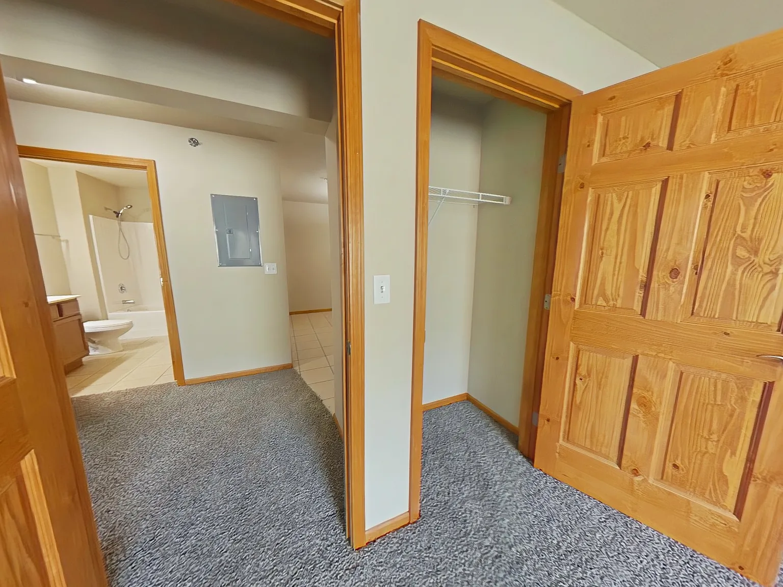 Eagle Point Apartments — Photo 4
