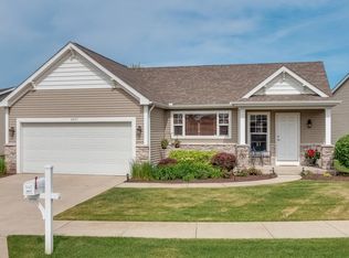 6037 Cottage Cir, Granger, IN 46530