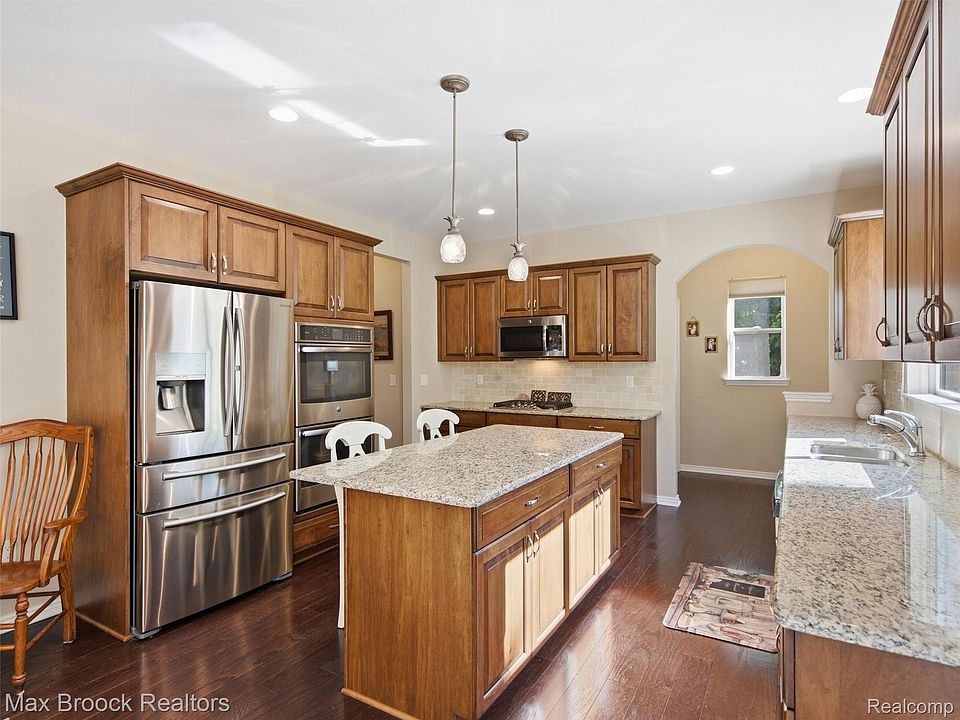 583 Birchcrest Ct, photo 15