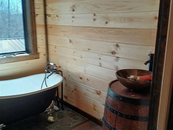 4th image of 945 Ted Logsdon Rd