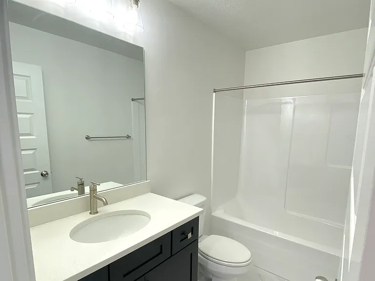 1068 N Freeman Dr — Photo 7