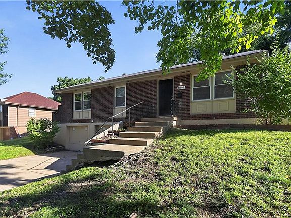 4th image of 8608 E 58th St