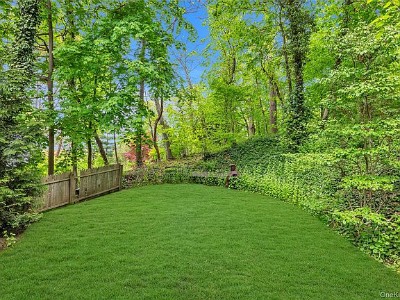2nd image of 9 Winding Way