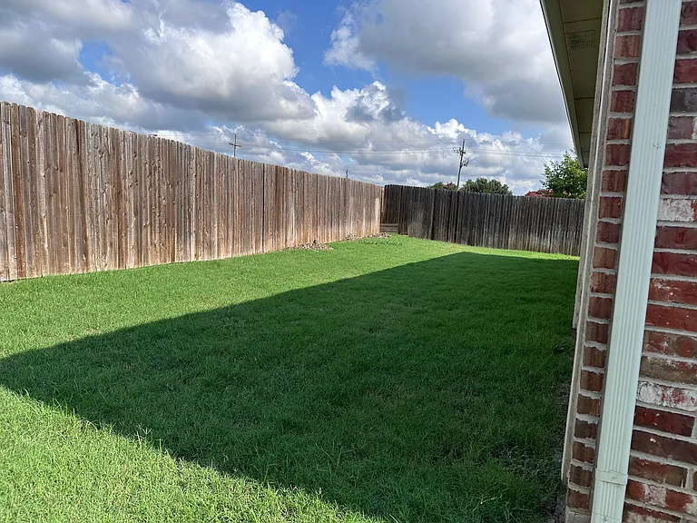 1404 Pampa Grass Dr — Photo 18