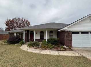 1114 Nightingale Ln, Russellville, AR 72801