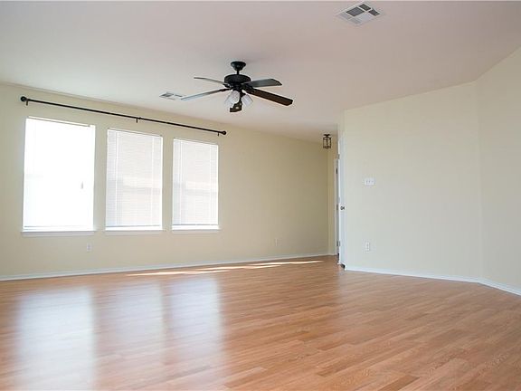 5th image of 483 Quarter Ave