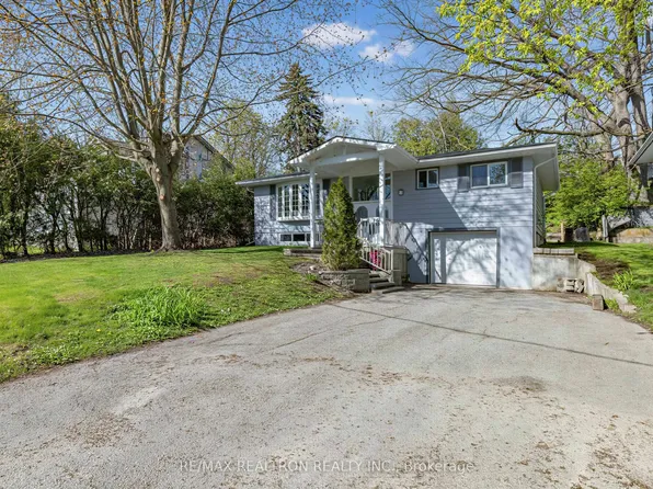 176 Charlotte St S, Newmarket, ON L3Y 3S8