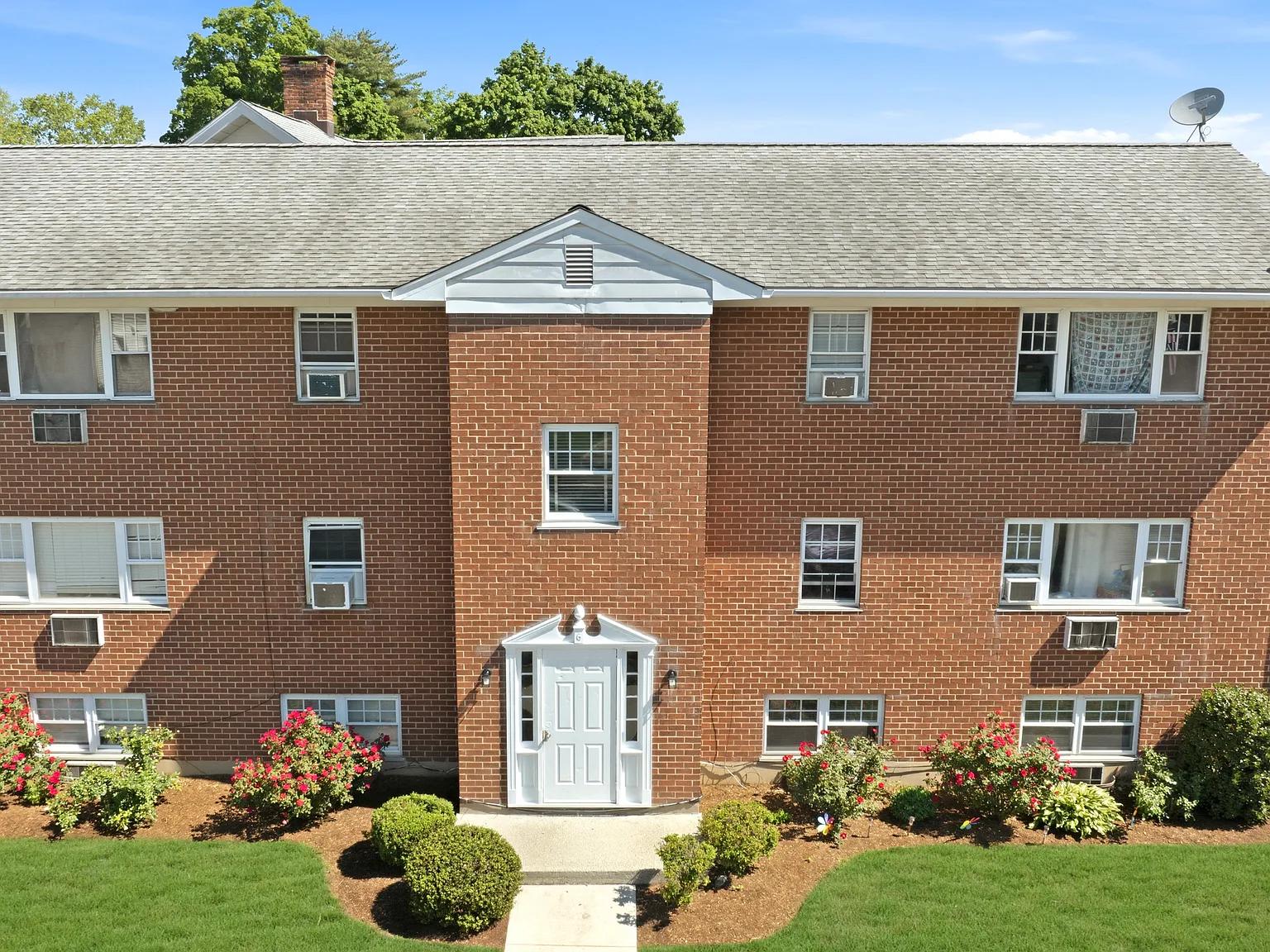 6 Elm St — Photo 2