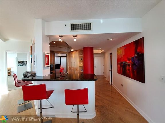 5th image of 111 SE 8th Ave