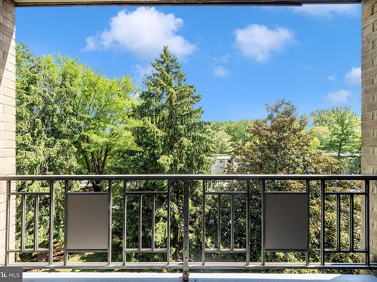 12202 Braxfield Ct #16/228 — Photo 43