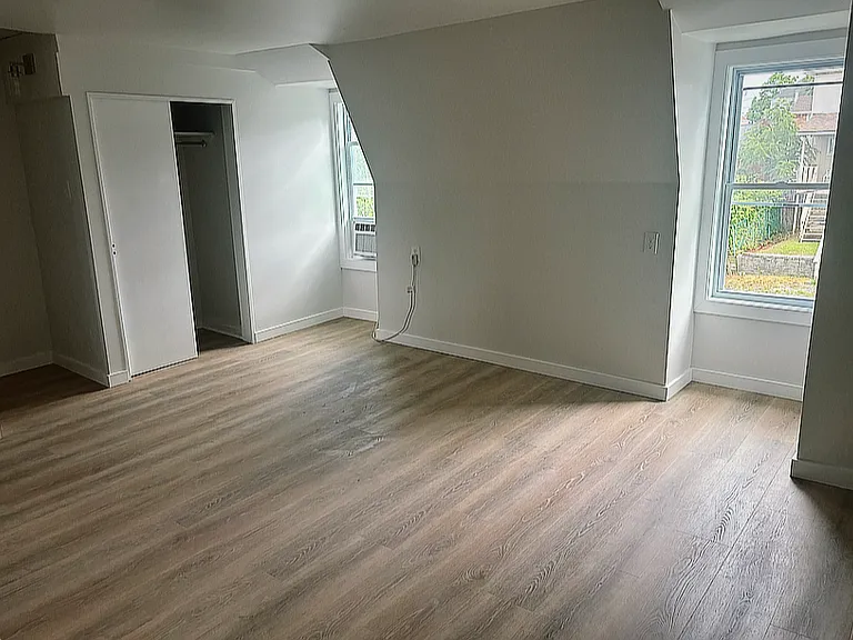 1229 Round Top St #3 — Photo 2