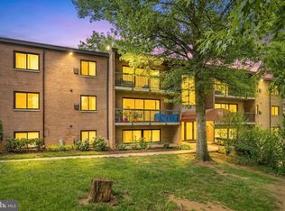 3210 S 28th St APT 404, Alexandria, VA 22302