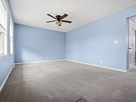 3rd image of 15 Brookwood Dr