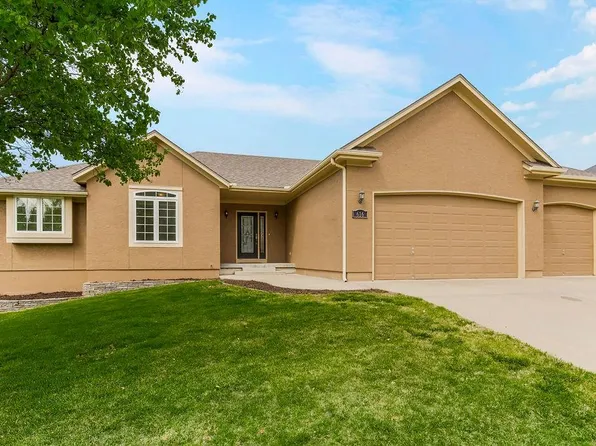 616 Lakeview Dr, Raymore, MO 64083