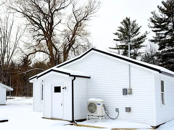 2358 N Eastman Rd, Midland, MI 48642