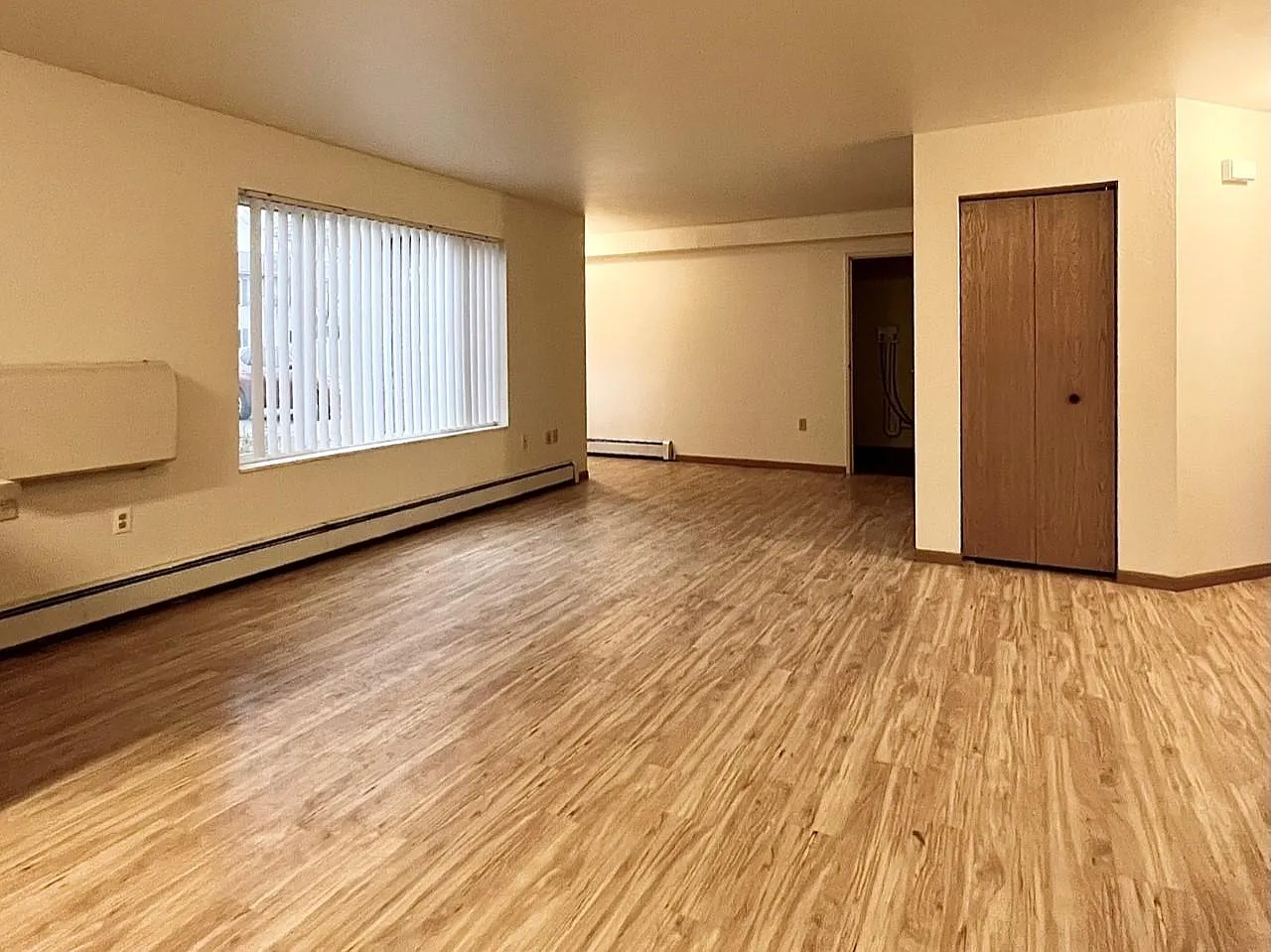 2 bed, $1,100 — Photo 2