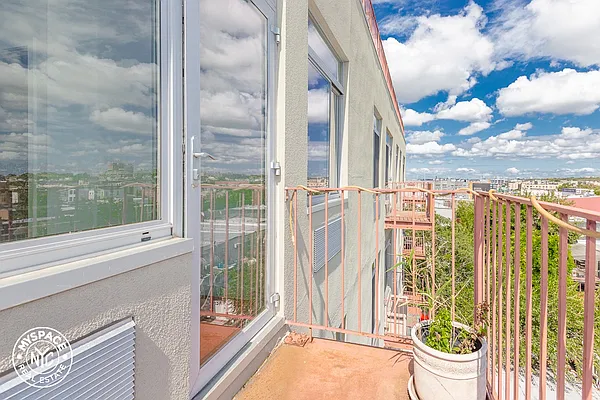 Rented by MySpaceNYC | media 46