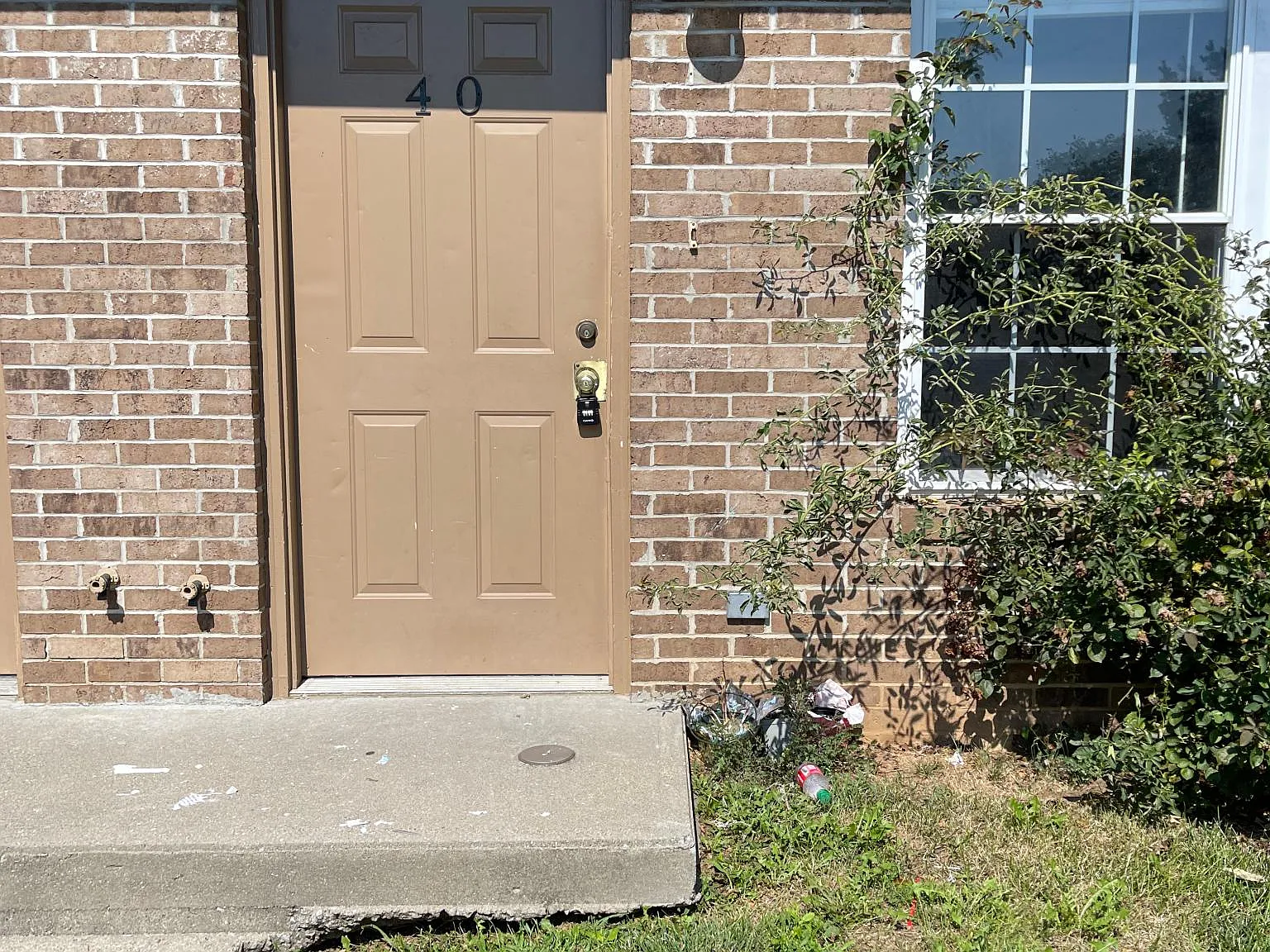 1100 Horsemans Ln — Photo 1