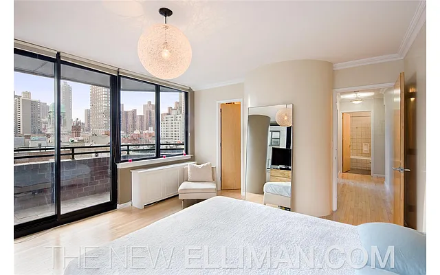 Rented by Douglas Elliman | media 19