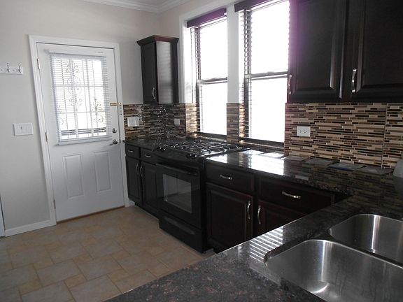 4th image of 5105 N Washtenaw Ave #2