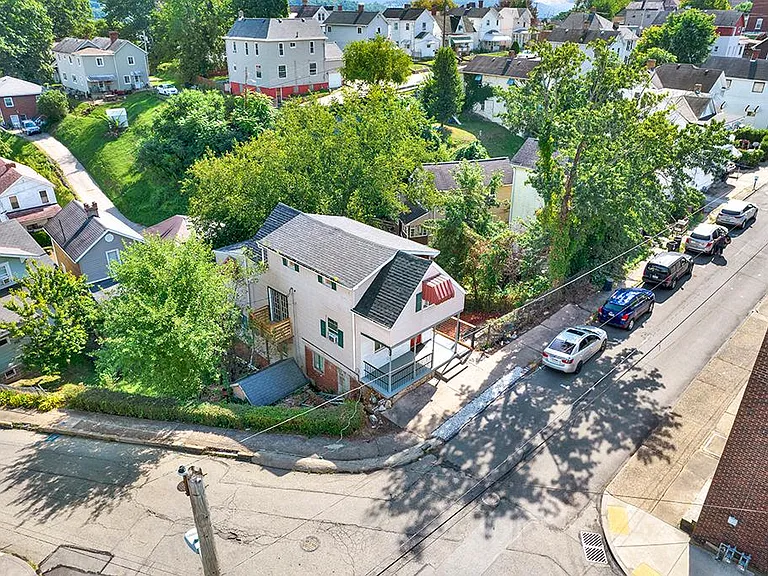 220 Crest Ave — Photo 23