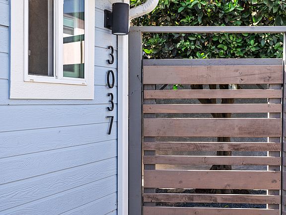 4th image of 3033-3037 Oliphant St #3
