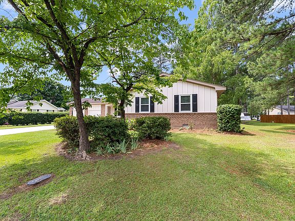 4th image of 1002 E Maplewood Dr