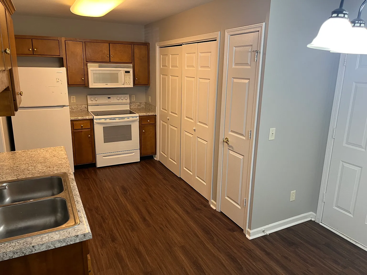 2 bed, 2.5 bath, 1080 sqft, $1,445 — Photo 3