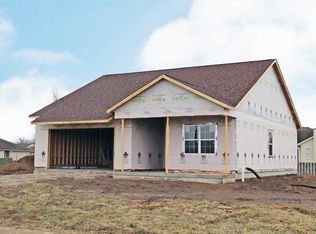 304 Hawks Nest Dr, Chatham, IL 62629