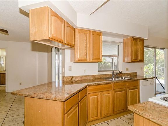 3rd image of 133 Tulip Way