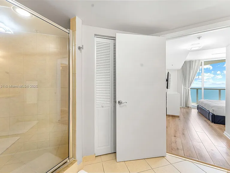 16699 Collins Ave #2810 — Photo 13