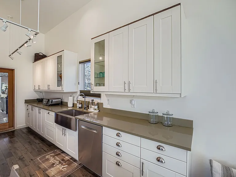 120 Hereford Rd #E — Photo 6