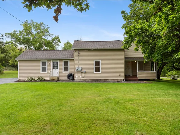 7467 Livonia Station Rd, Livonia, NY 14487