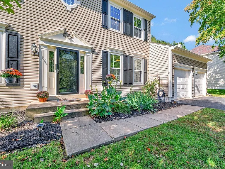 64 Blossom Wood Ct — Photo 29