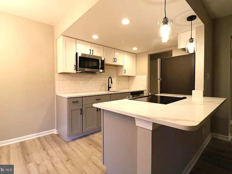 2249 Castle Rock Sq #11C — Photo 4