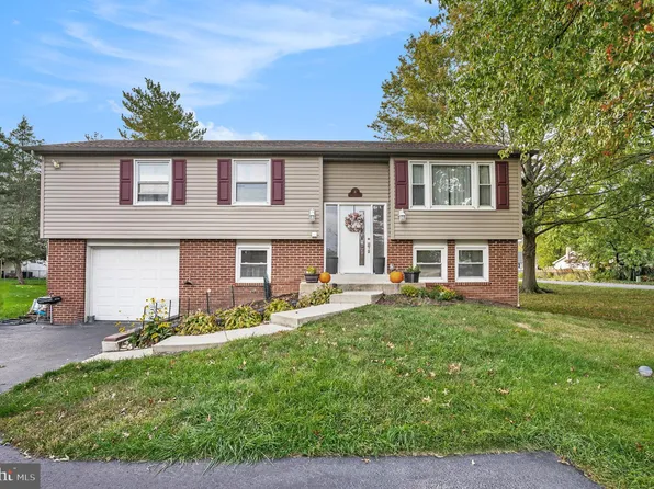 38 Hughes Ave, Boyertown, PA 19512