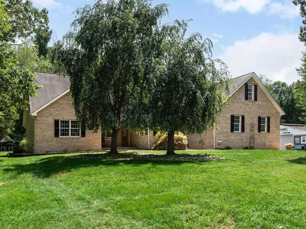 2200 Lyndhurst Rd, Waynesboro, VA 22980