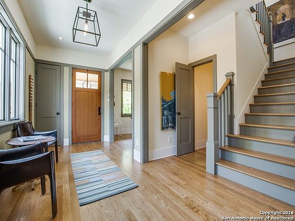 4th image of 221 Alta Ave