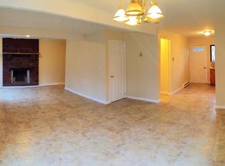 9239 Westwood Dr, Tobyhanna, PA 18466