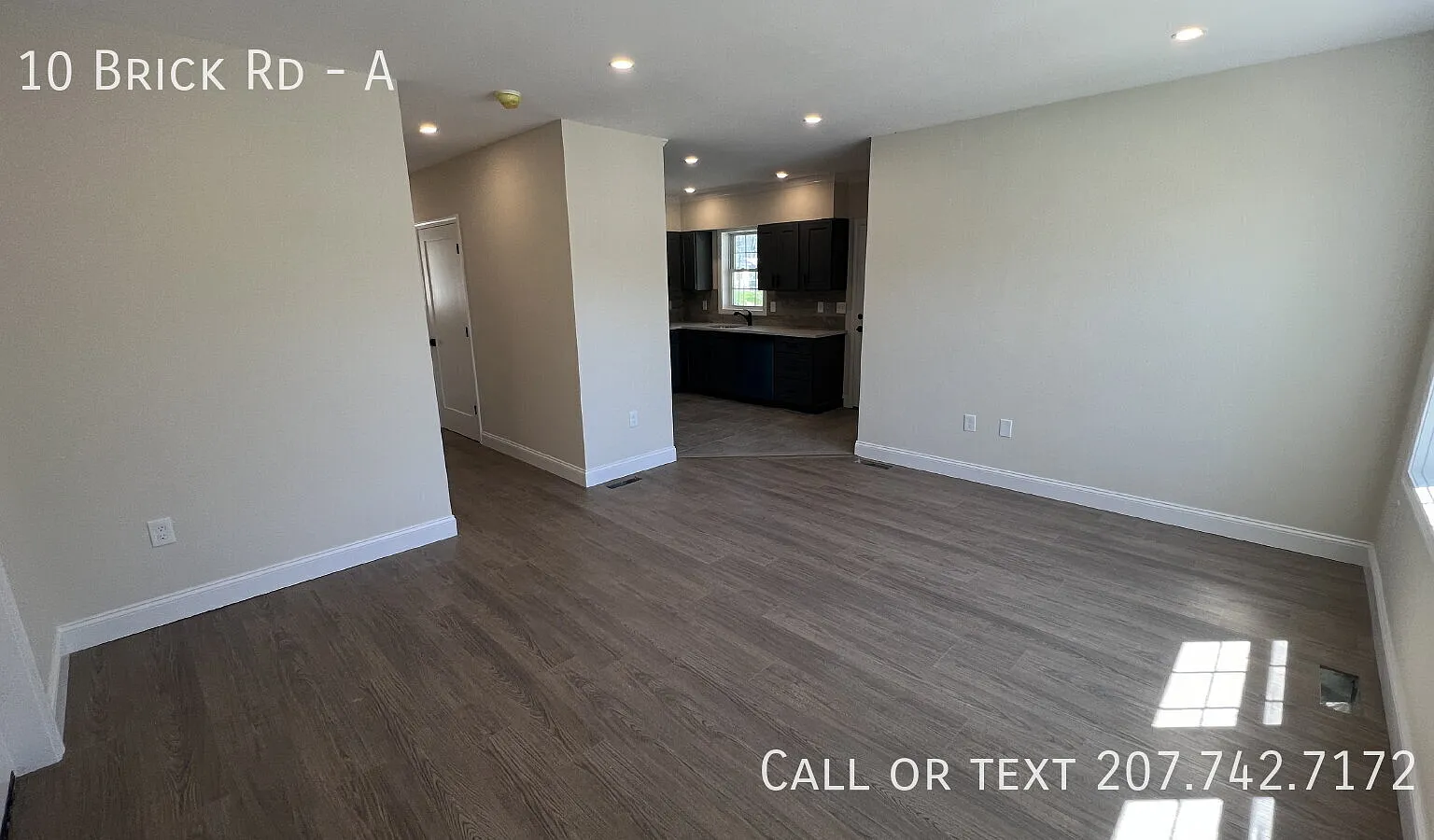 1st Floor2 Bedroom Duplex, Small Porch In Unit AC and Laundry — Photo 4