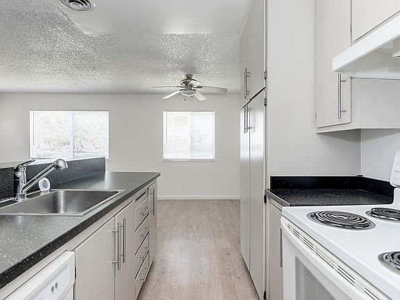 4th image of 209 Coy Dr APT 3